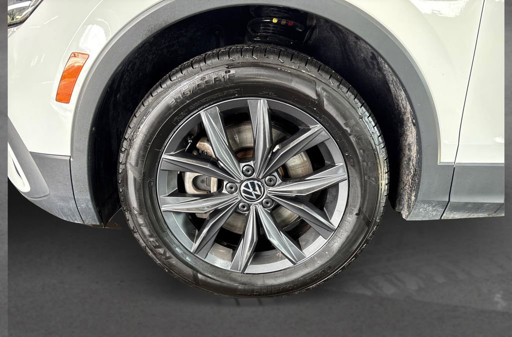 Used 2022 Volkswagen Tiguan SE image 15