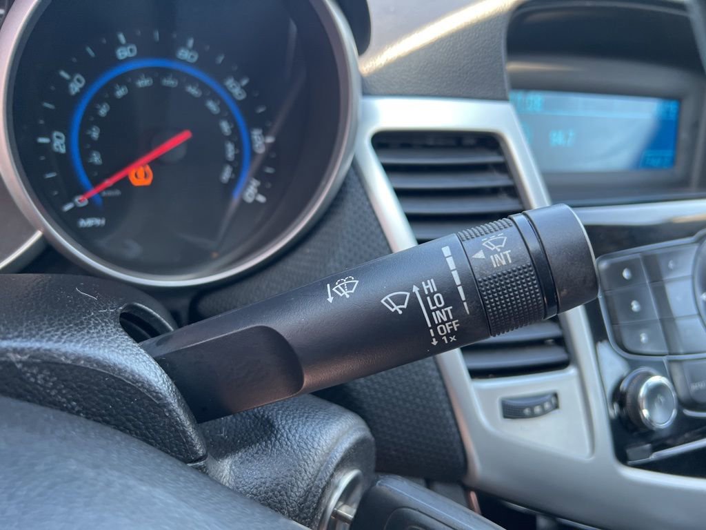 Used 2016 Chevrolet Cruze LT image 13