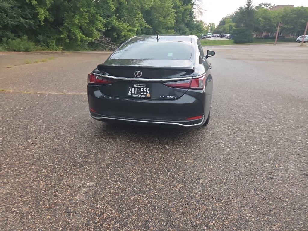 Used 2024 Lexus ES 300h Ultra Luxury w/ Accessory Package (Z1) FWD image 17