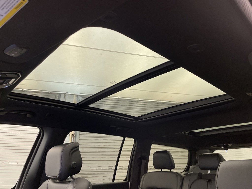 New 2025 Jeep Wagoneer 4WD w/ Premium Group I image 17