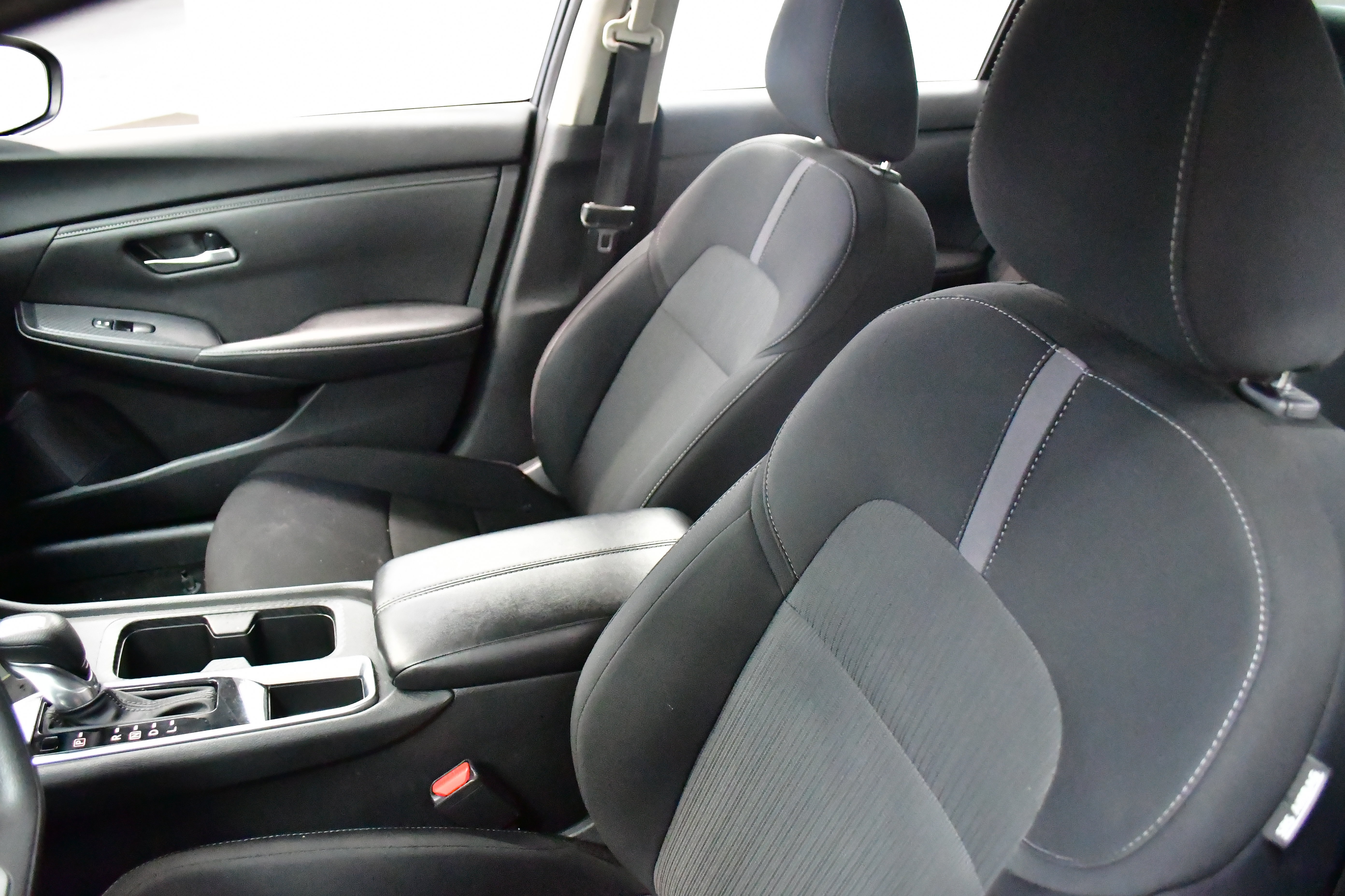 Used 2024 Nissan Sentra SV FWD image 8