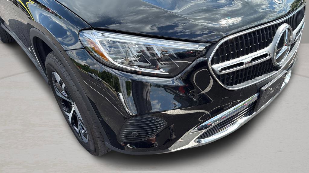 Used 2025 Mercedes-Benz GLC 350e 4MATIC image 10