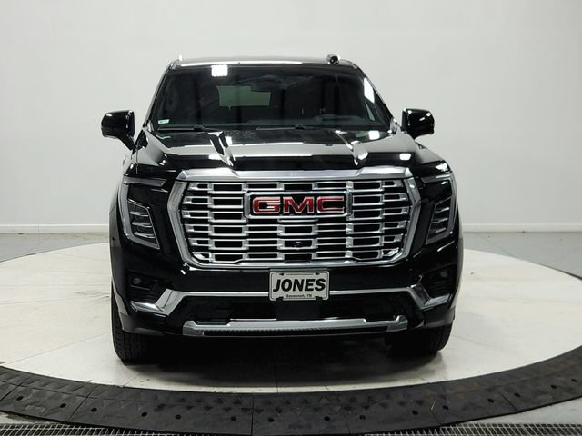 Used 2025 GMC Yukon XL Denali AWD/4WD image 3