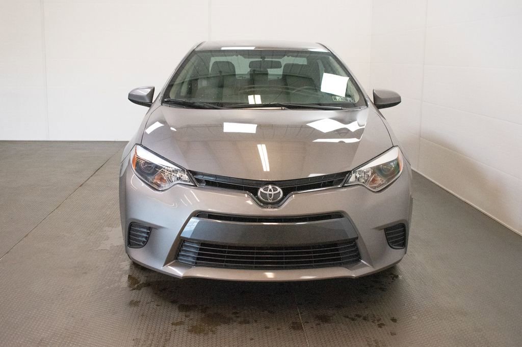 Used 2016 Toyota Corolla LE FWD image 2