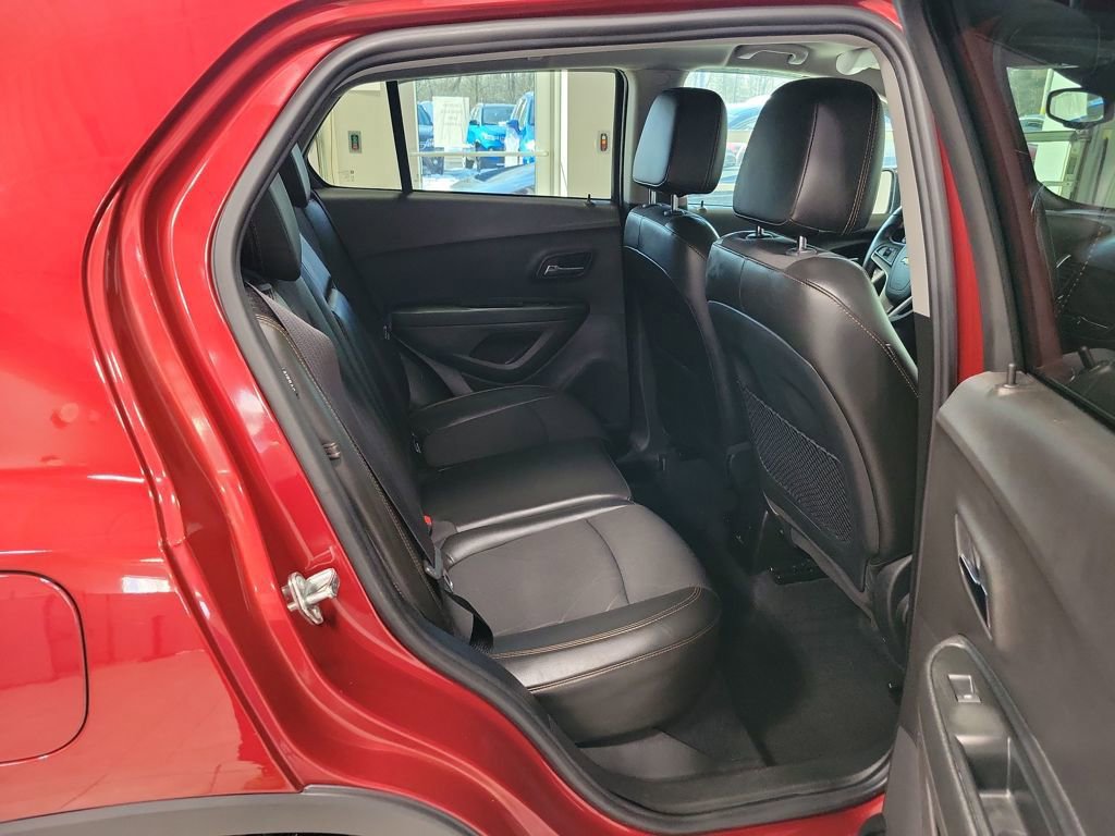Used 2018 Chevrolet Trax LT w/ LT Convenience Package image 18