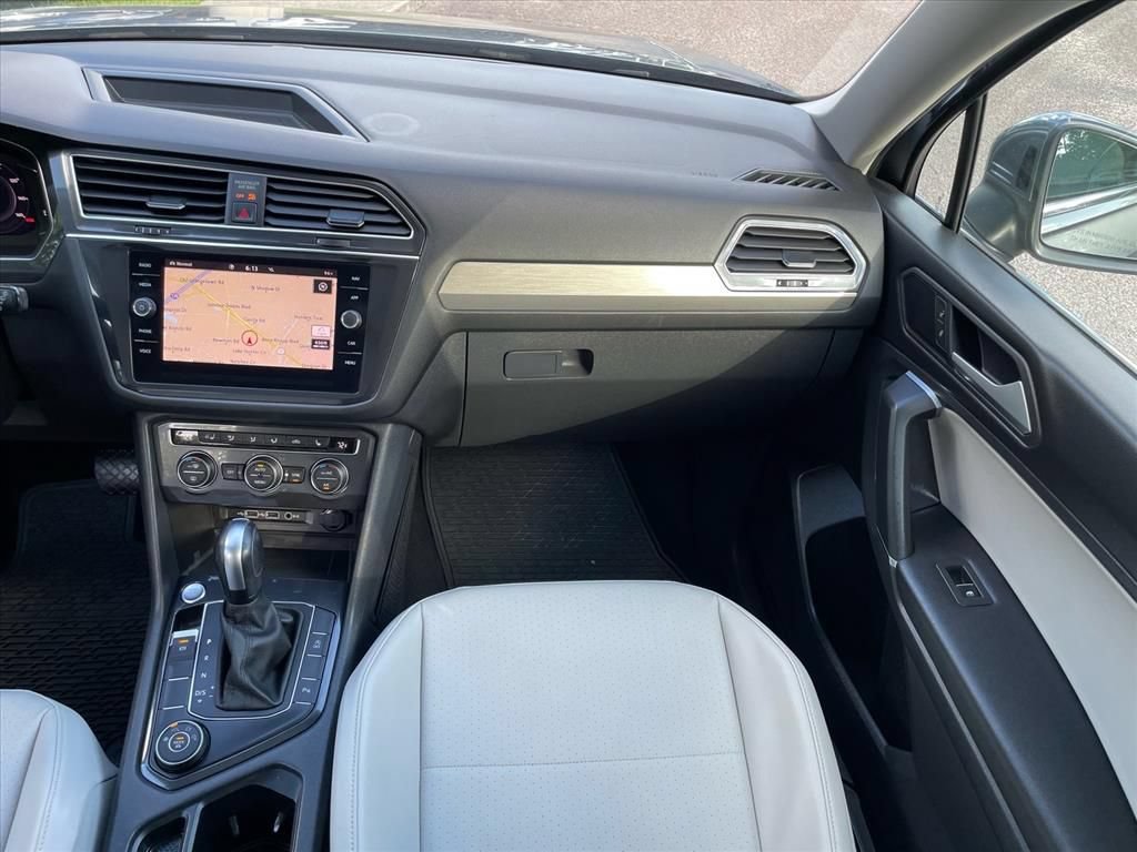 Used 2020 Volkswagen Tiguan SEL w/ 3rd Row Seat Package AWD/4WD image 11