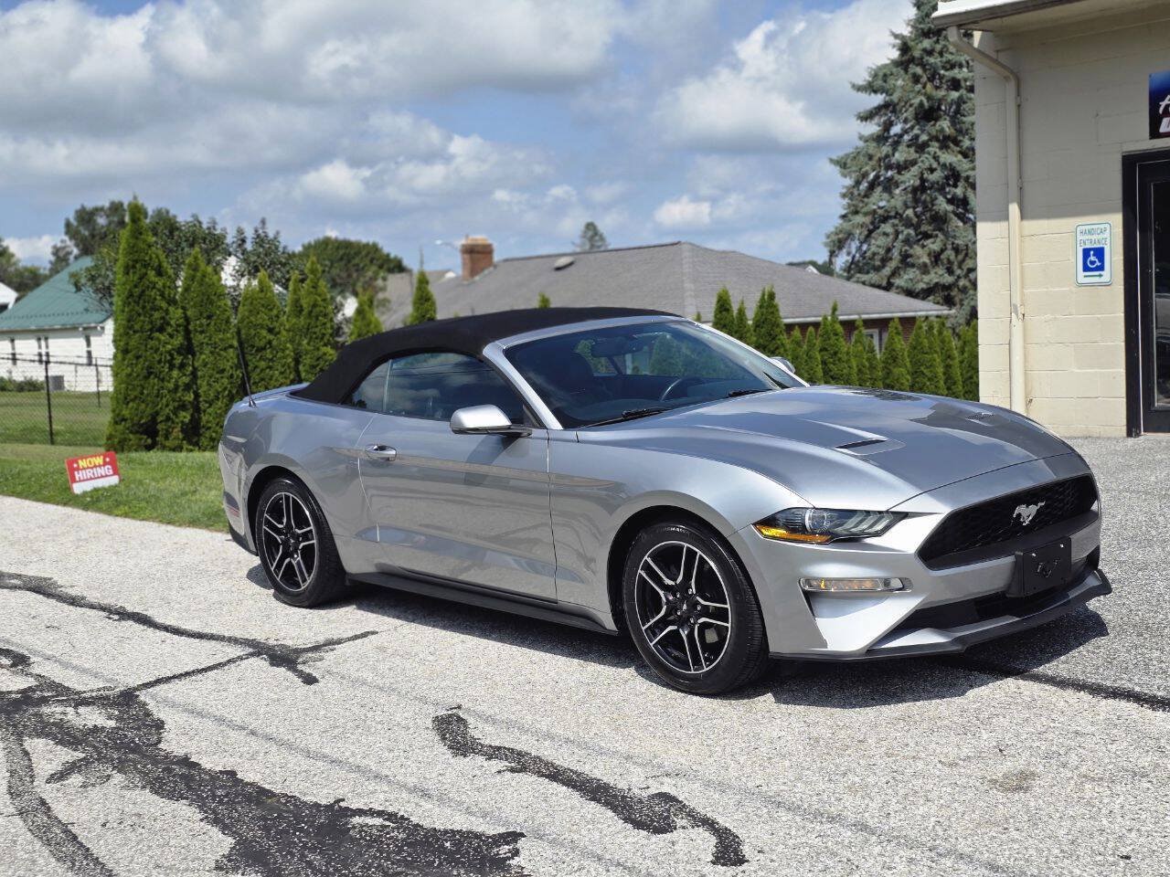 Used 2020 Ford Mustang Premium RWD image 24