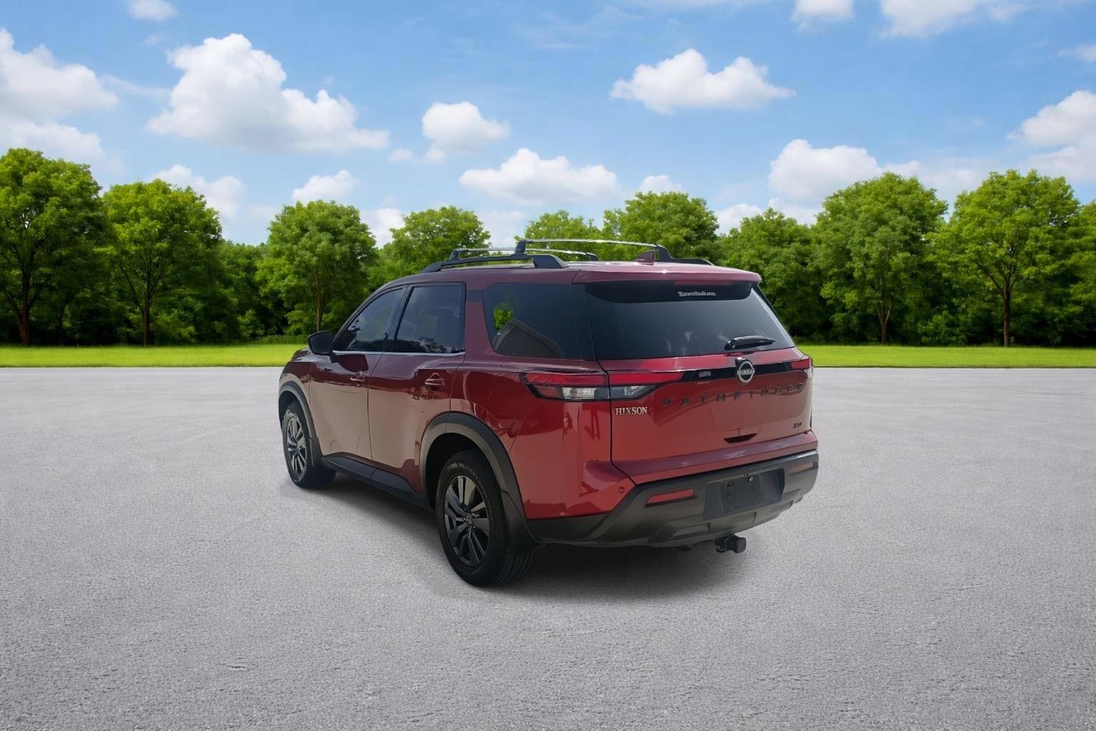 Used 2022 Nissan Pathfinder SV w/ SV Black Package FWD image 5
