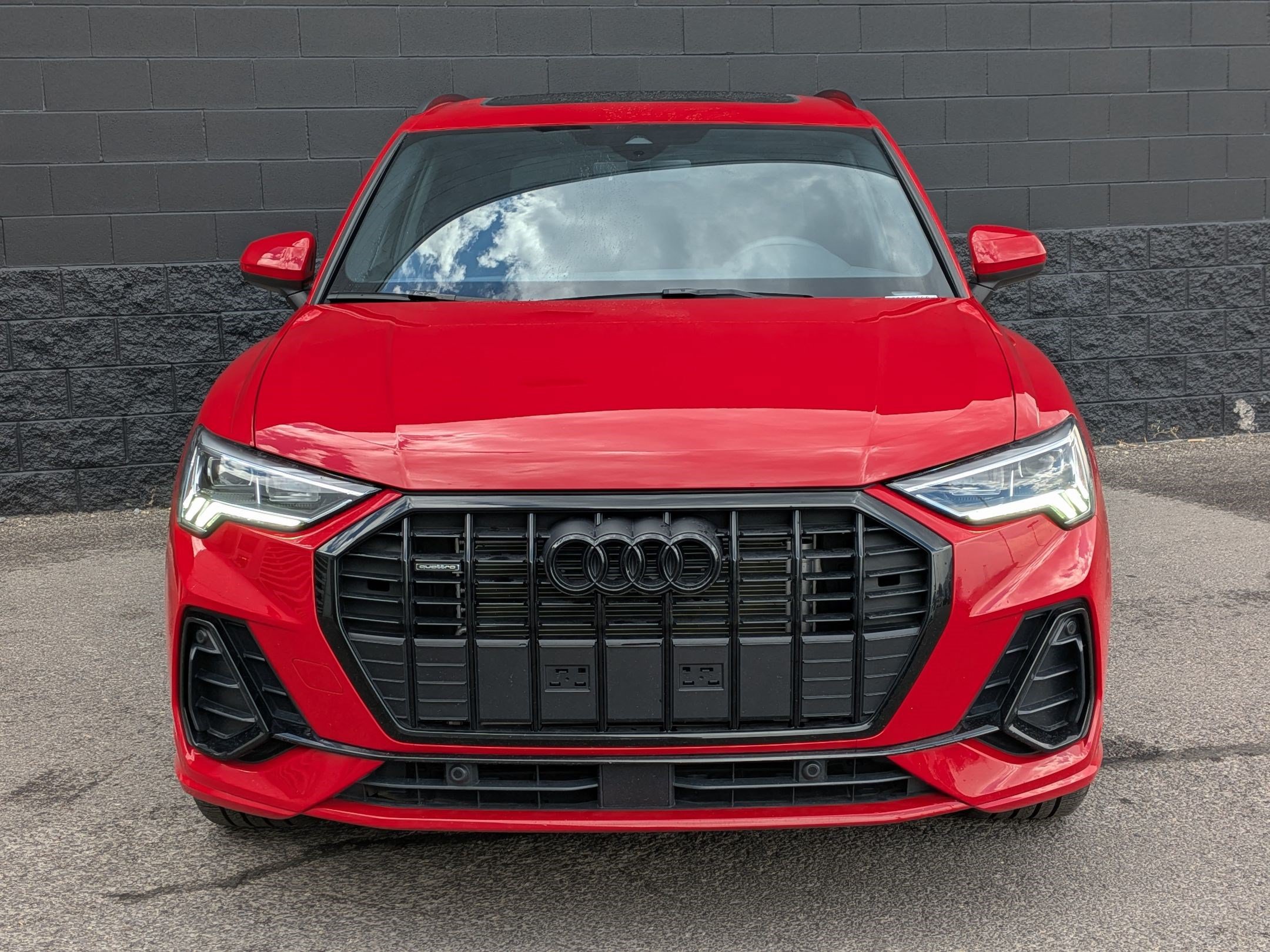 Certified 2025 Audi Q3 2.0T Premium w/ Convenience Package AWD/4WD image 2