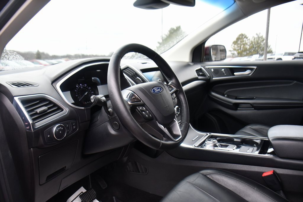 Used 2019 Ford Edge Titanium w/ Cold Weather Package image 11