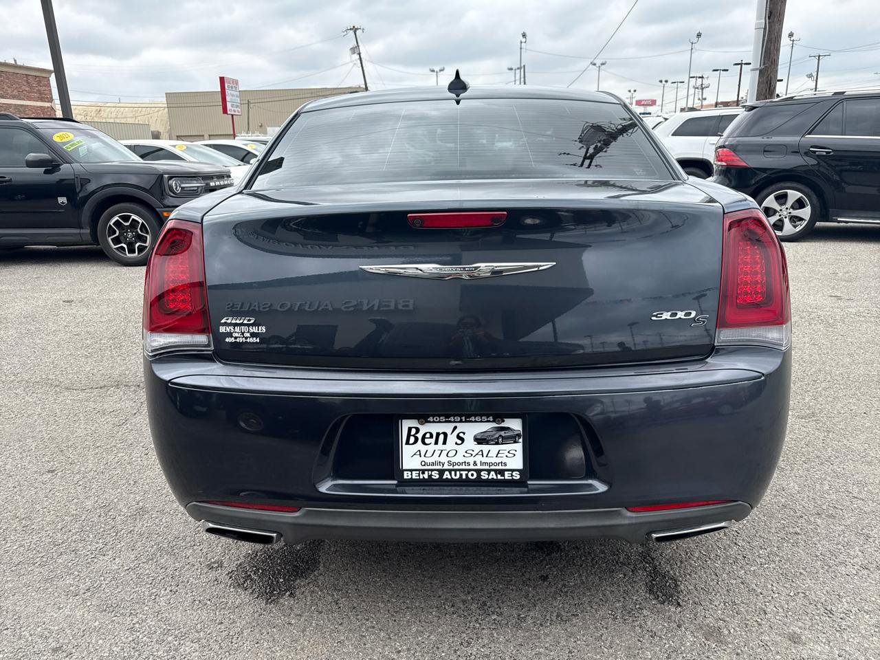 Used 2017 Chrysler 300 S AWD/4WD image 7