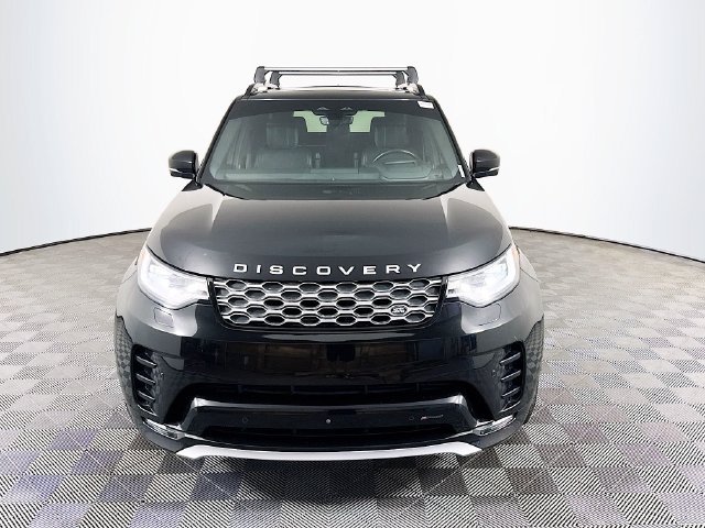 Used 2023 Land Rover Discovery Metropolitan Edition AWD/4WD image 2