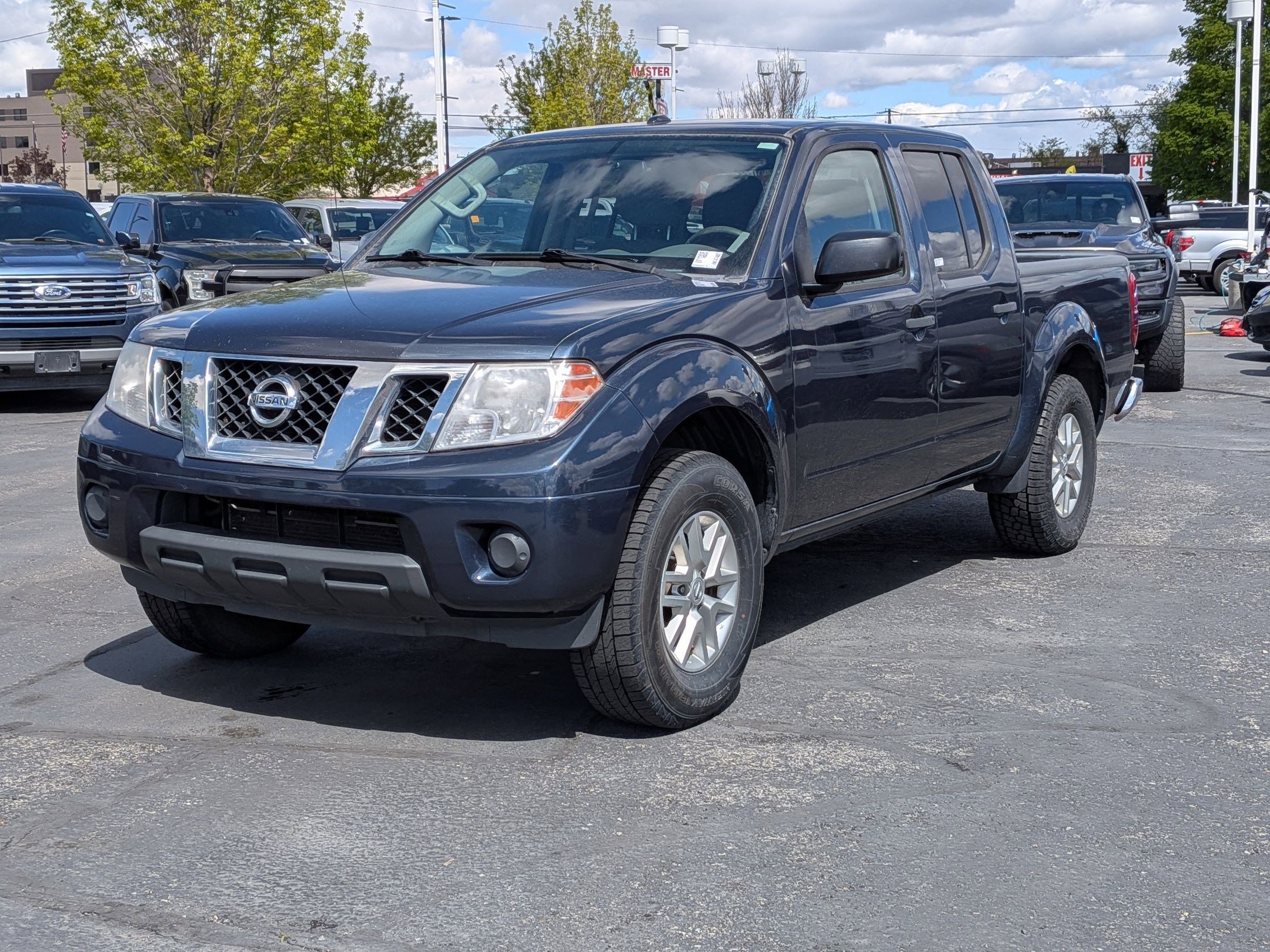 Used 2017 Nissan Frontier SV image 10