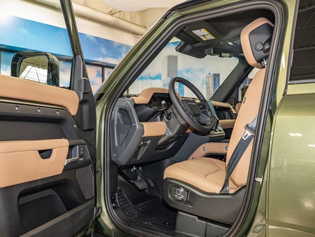 New 2026 Land Rover Defender 130 X-Dynamic SE image 13