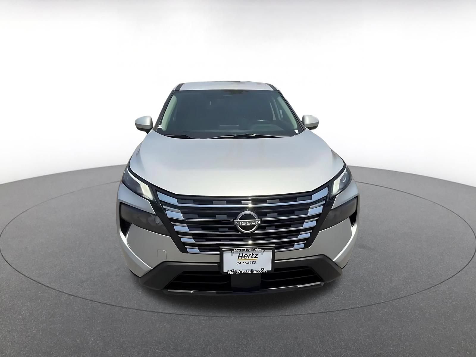 Used 2025 Nissan Rogue SV FWD image 4