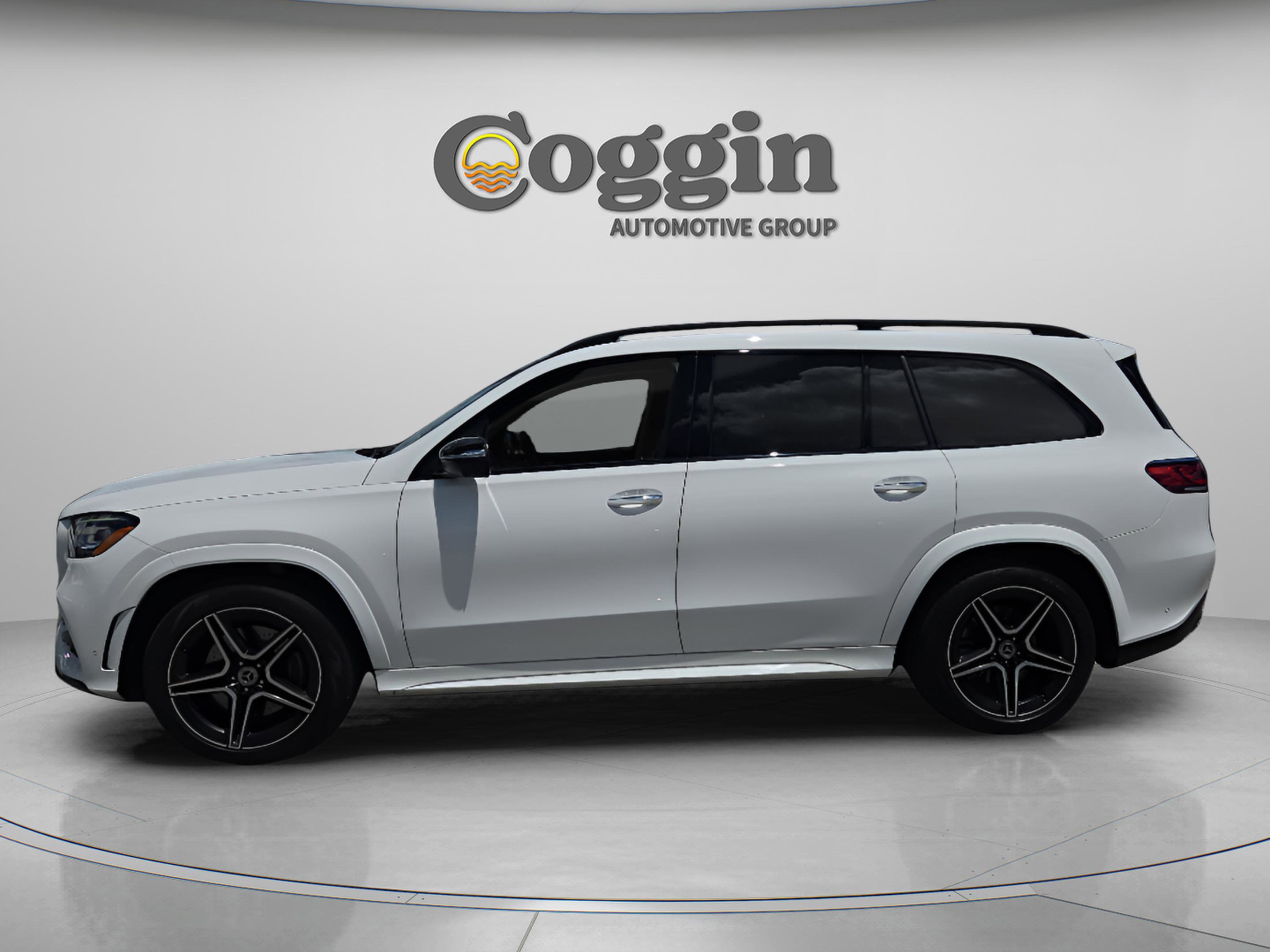 Used 2023 Mercedes-Benz GLS 450 4MATIC image 2