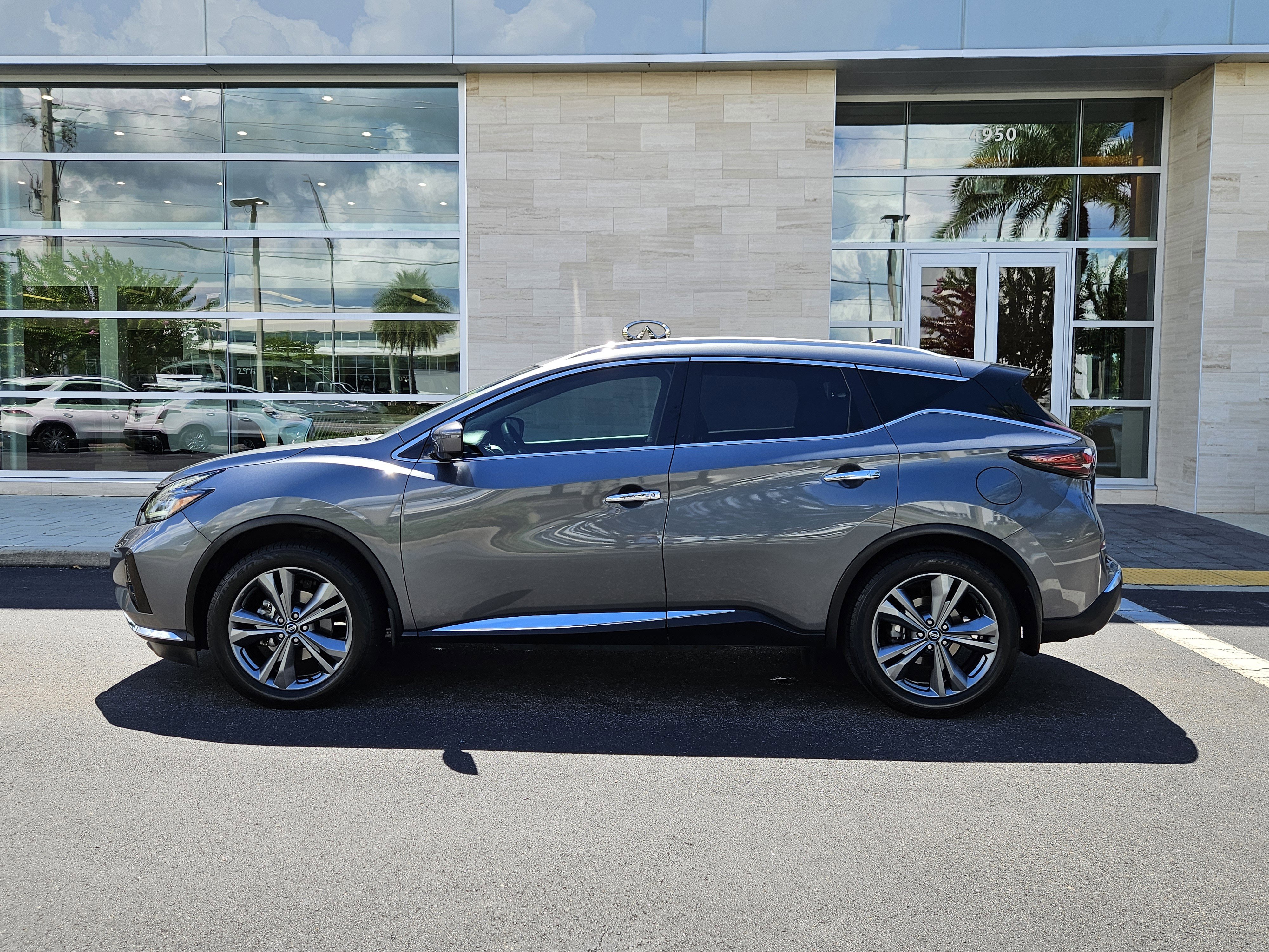 Used 2019 Nissan Murano Platinum image 4