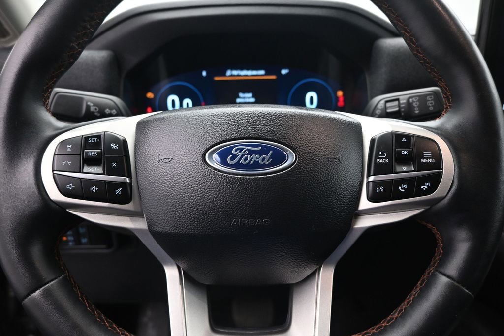 Used 2025 Ford Explorer Active w/ Active Comfort Package RWD image 12