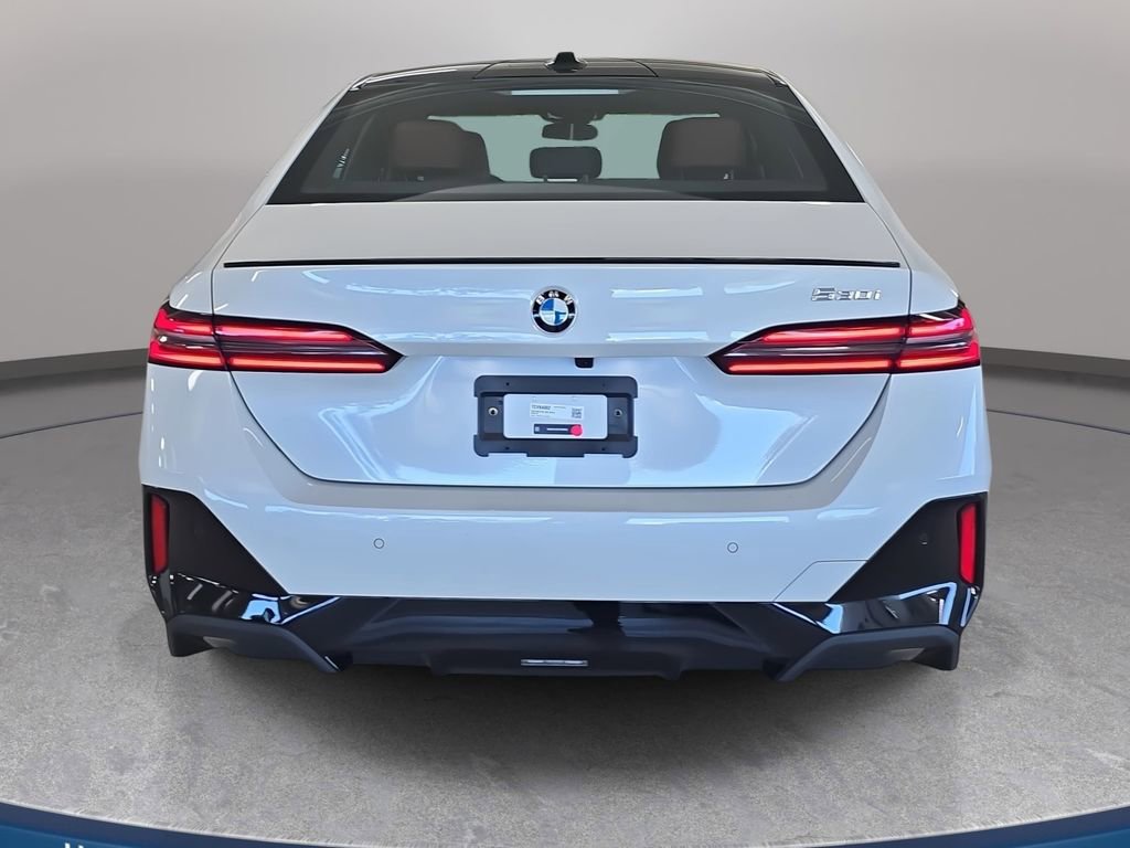 Used 2026 BMW 530i 530i w/ M Sport Package image 8