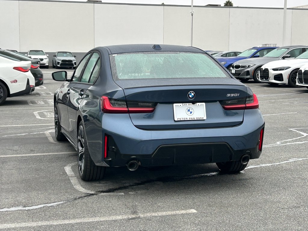 New 2026 BMW 330i Sedan w/ M Sport Package RWD image 3