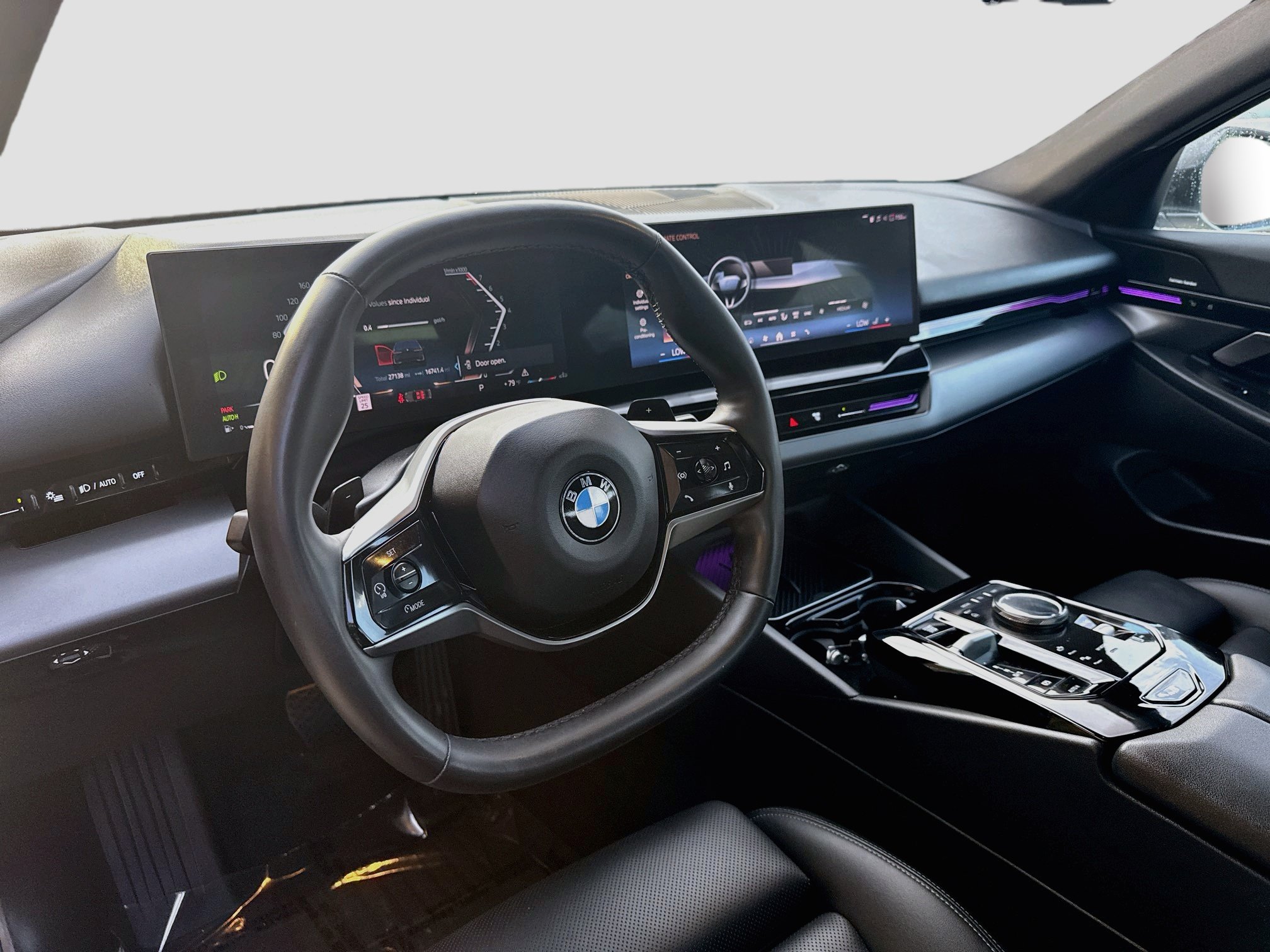 Used 2024 BMW 530i w/ M Sport Package RWD image 7