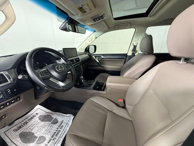 Used 2023 Lexus GX 460 Premium w/ Accessory Package AWD/4WD image 5