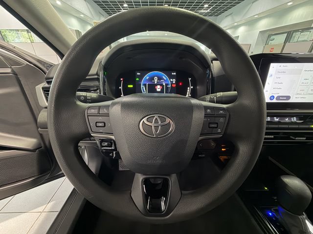 Used 2025 Toyota Camry LE FWD image 16