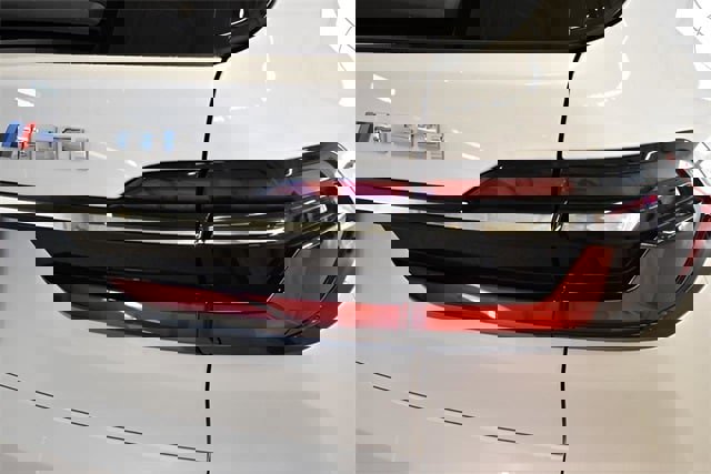 Used 2024 BMW X7 M60i w/ Executive Package image 12