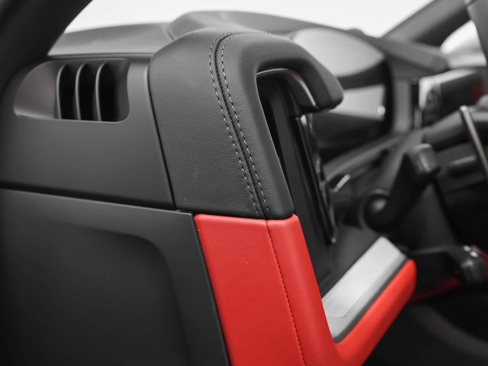 New 2026 Porsche Cayenne S image 35