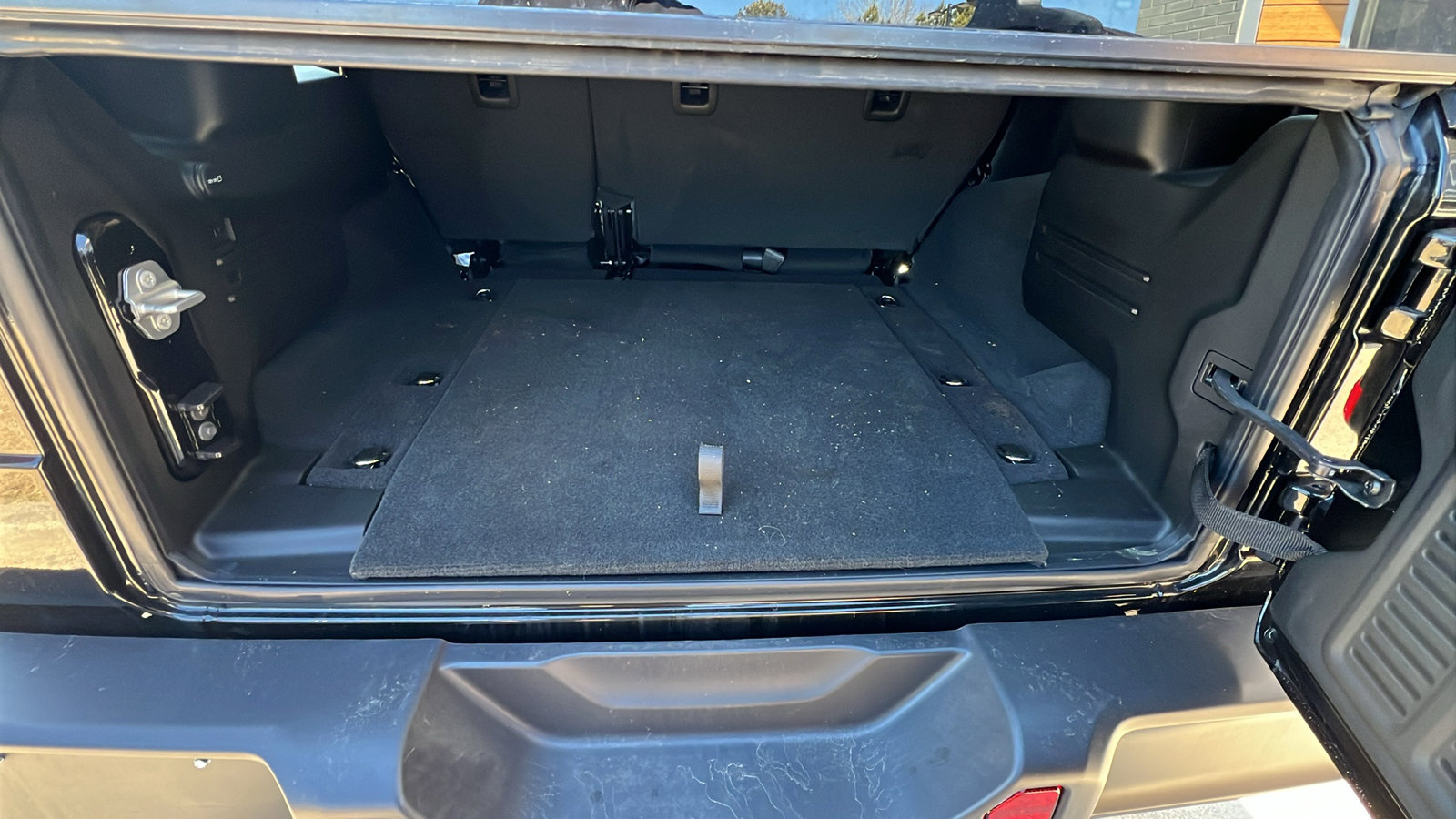 Certified 2025 Jeep Wrangler Sport S image 13