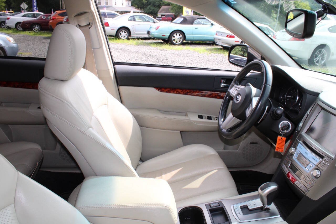 Used 2011 Subaru Outback 2.5i Limited AWD/4WD image 11