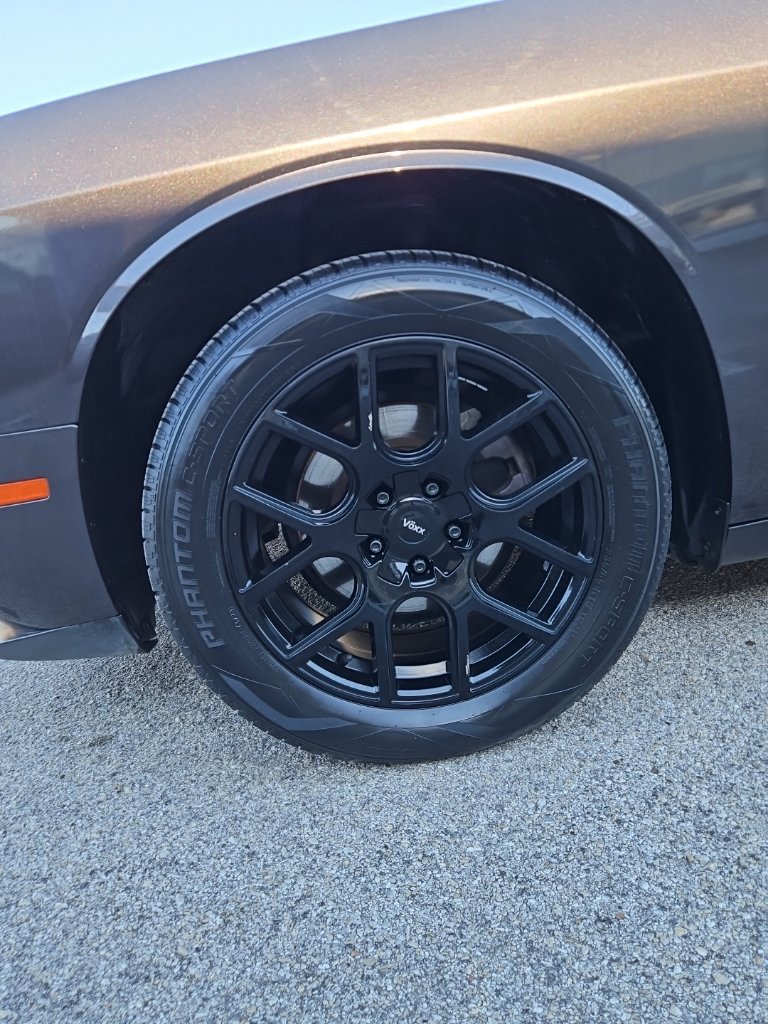Used 2019 Dodge Challenger SXT RWD image 9