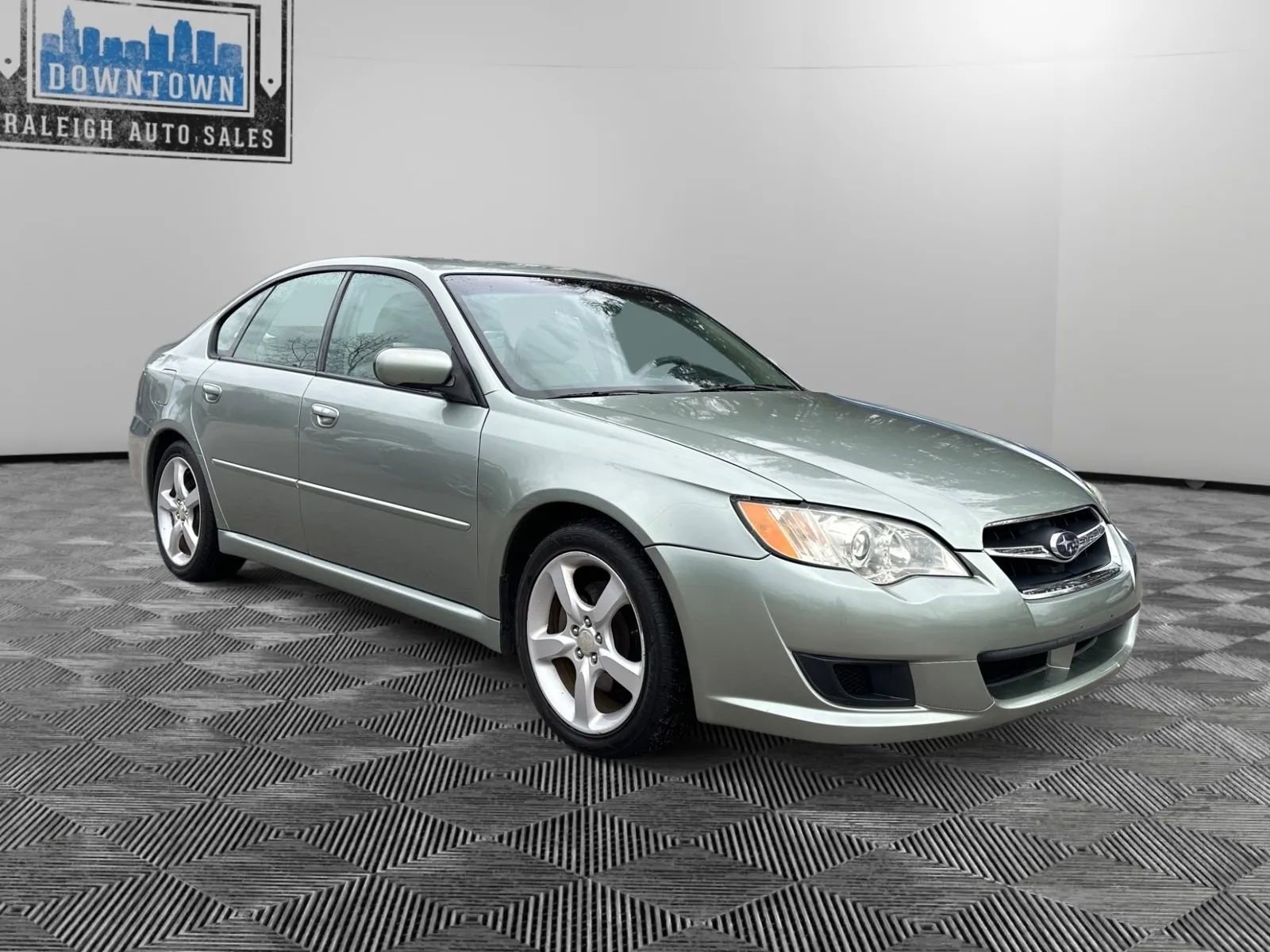 Used 2009 Subaru Legacy 2.5i Limited image 4
