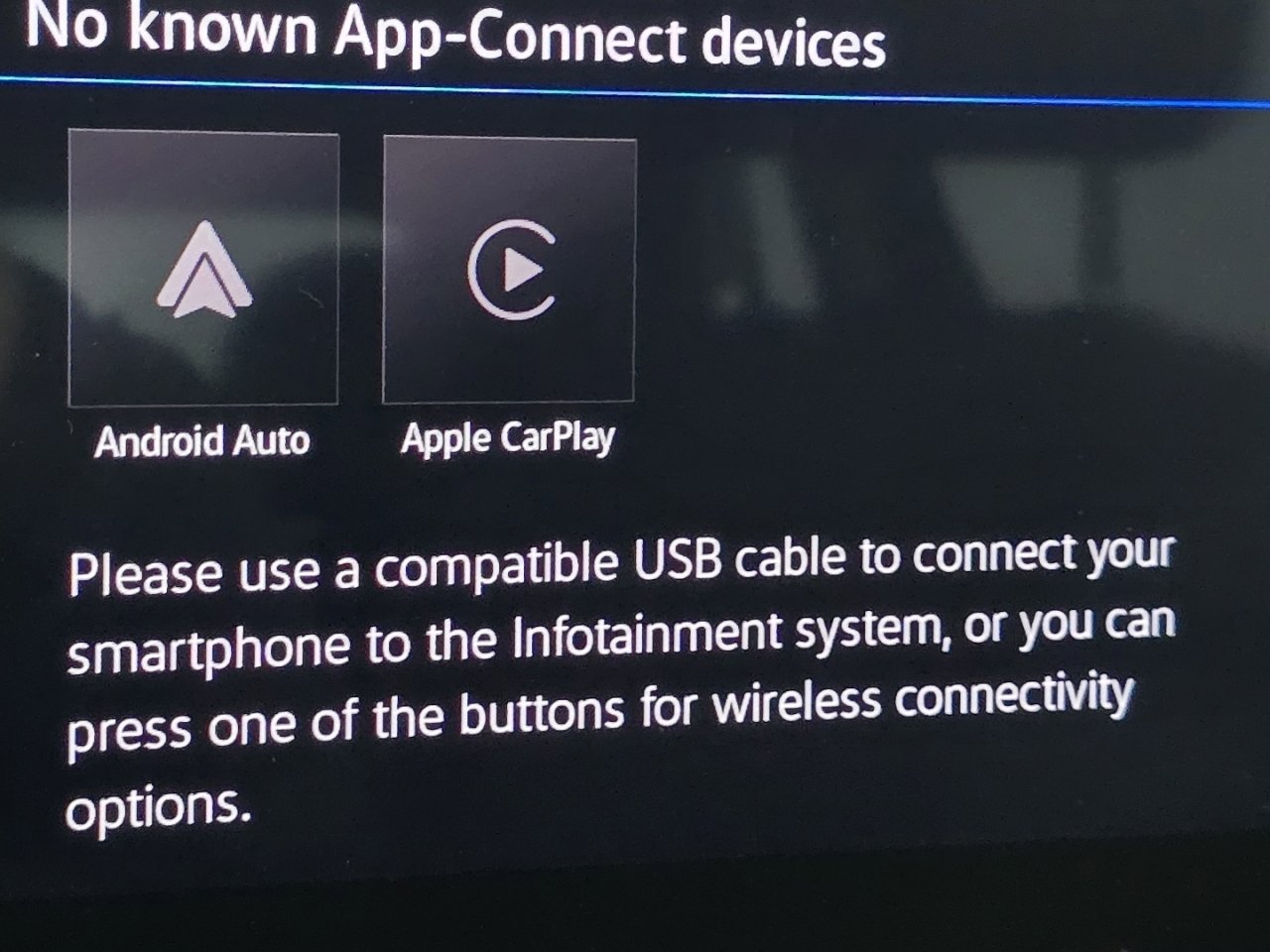 Used 2025 Volkswagen Taos SE image 4