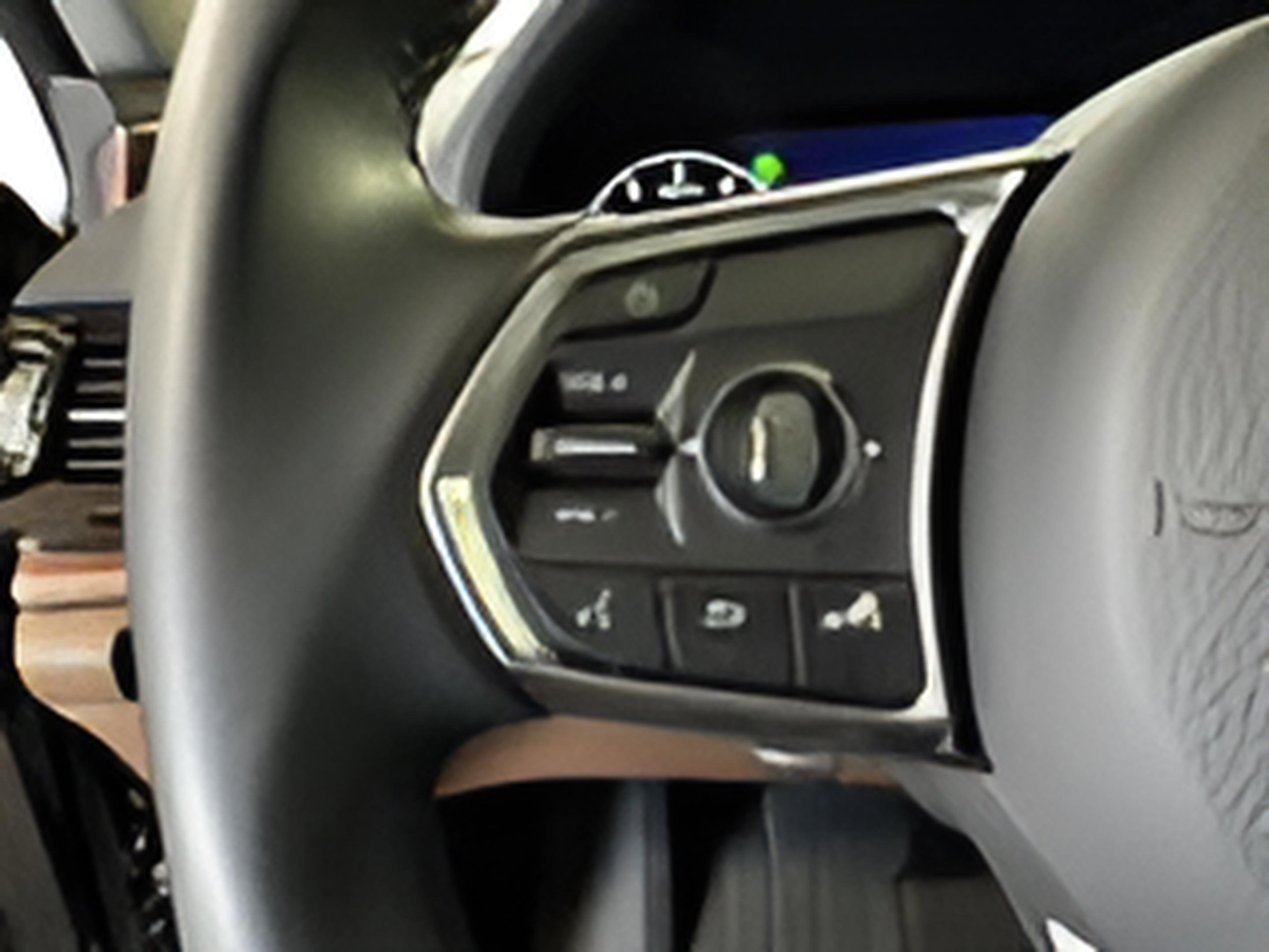 Certified 2025 Acura RDX SH-AWD w/ Technology Package image 14