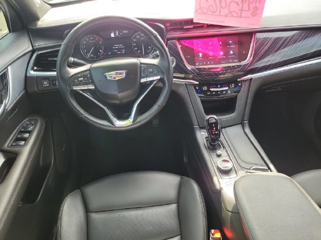 Used 2025 Cadillac XT6 Premium Luxury AWD/4WD image 33