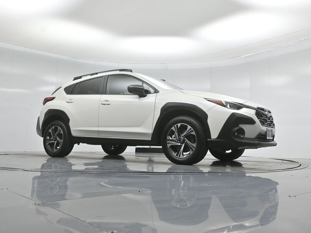 Used 2025 Subaru Crosstrek 2.0i Premium w/ Crosstrek Mirror Package AWD/4WD image 4
