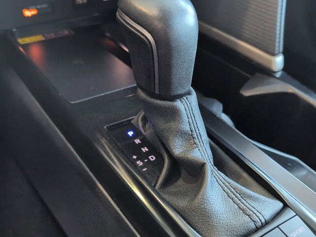 Used 2025 Toyota Camry SE image 31
