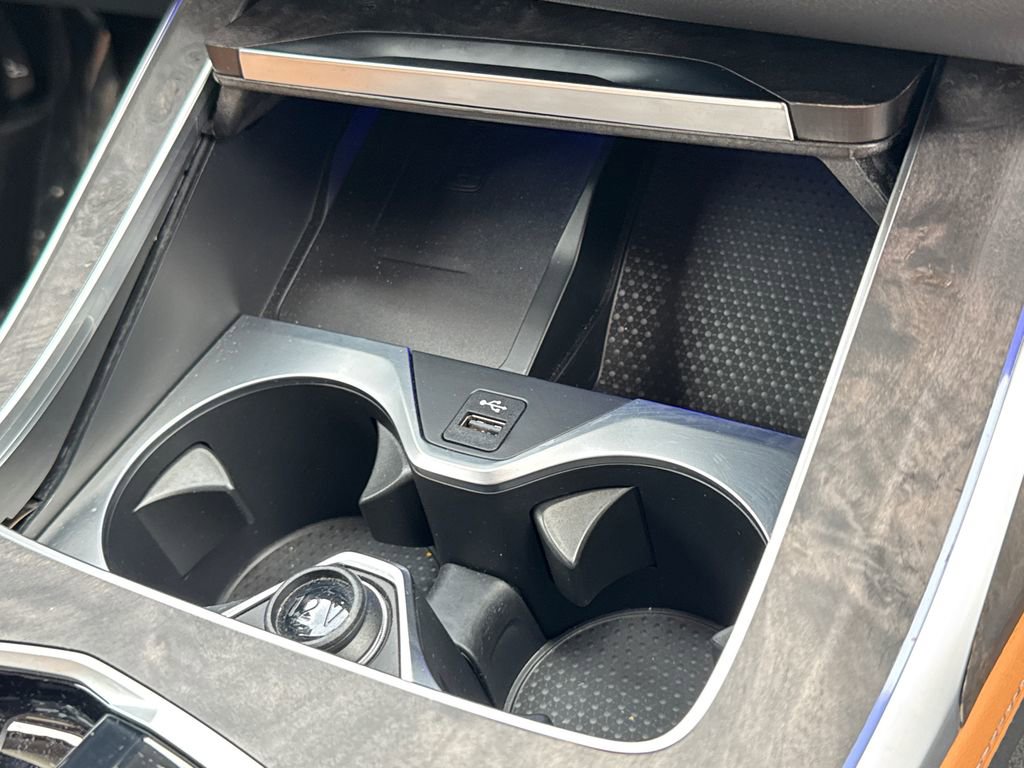 Used 2024 BMW X7 xDrive40i w/ Premium Package image 40