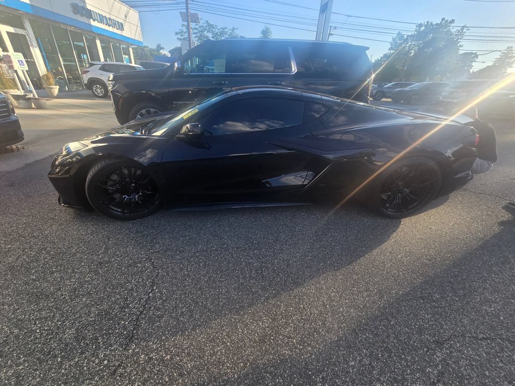 Used 2026 Chevrolet Corvette Z06 RWD image 2