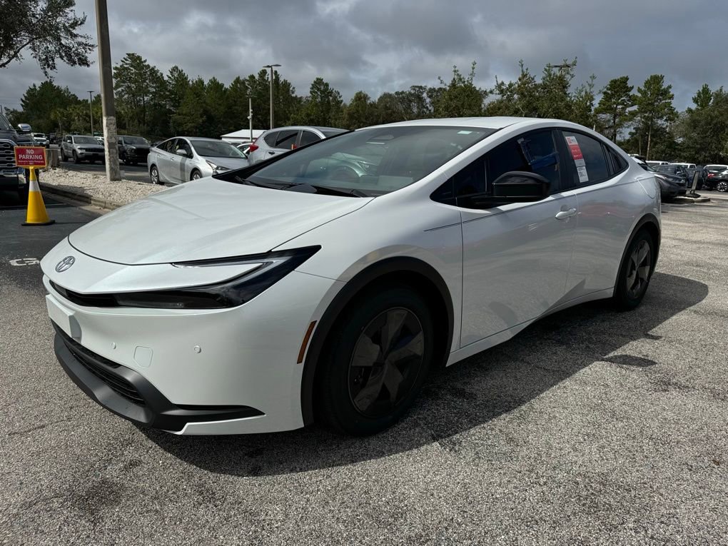 New 2024 Toyota Prius LE image 3