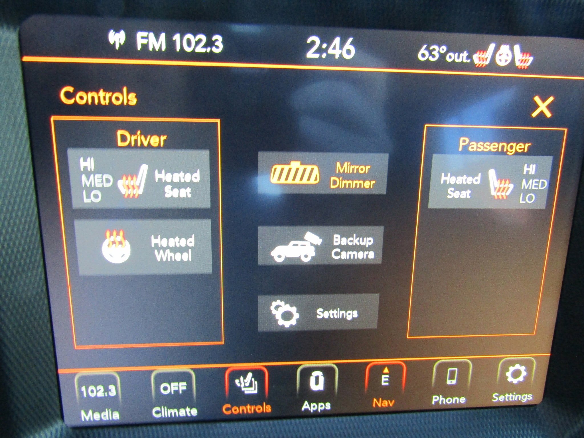 Used 2022 Jeep Wrangler Unlimited Sahara w/ Cold Weather Group AWD/4WD image 27