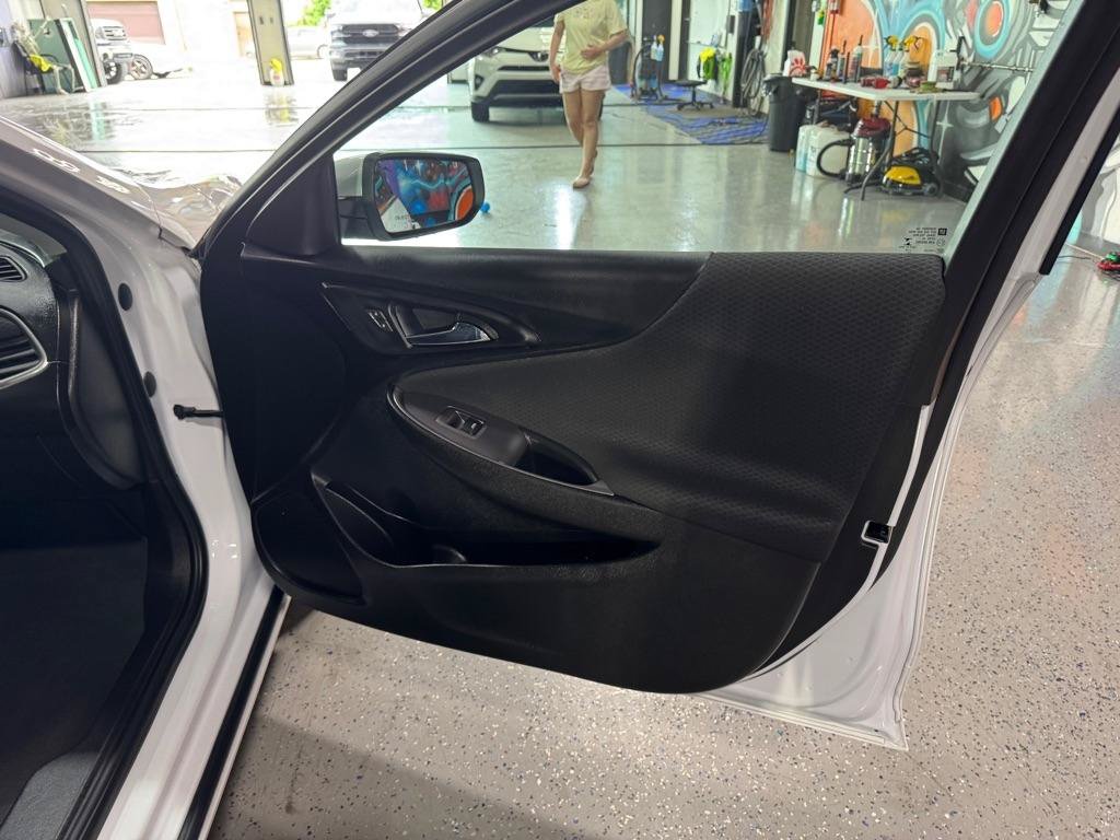 Used 2022 Chevrolet Malibu RS FWD image 16