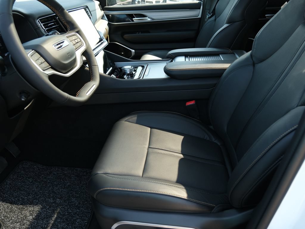 New 2026 Jeep Grand Wagoneer 4WD image 5