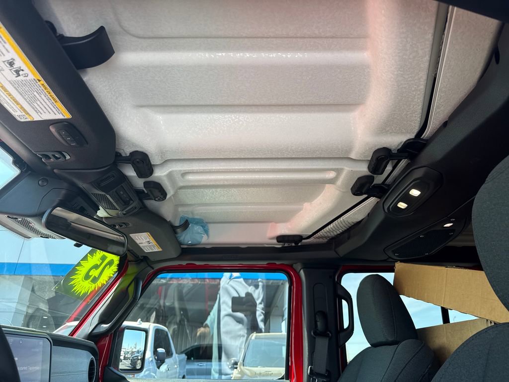 Used 2025 Jeep Wrangler Sport S image 27