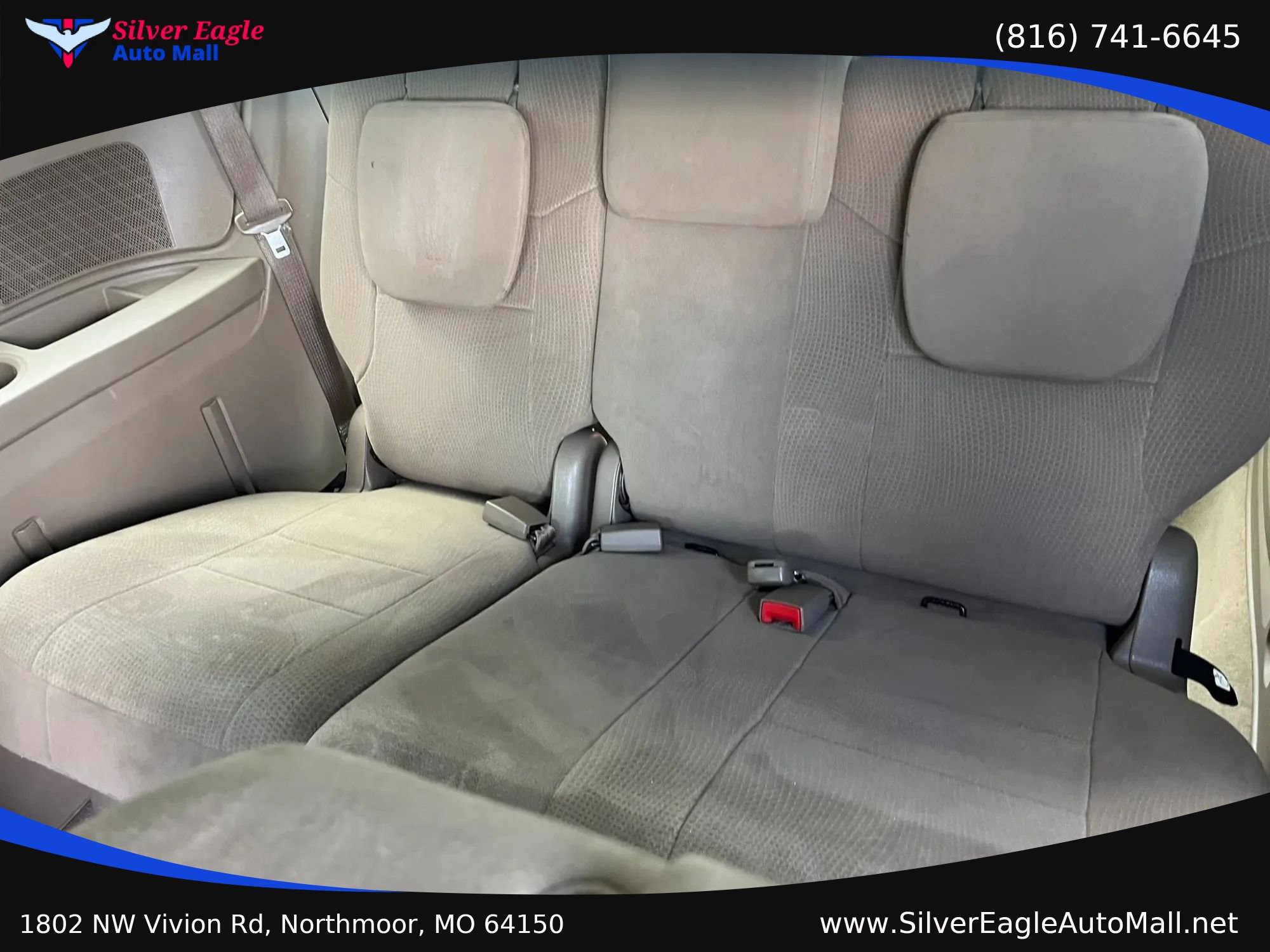 Used 2014 Chrysler Town & Country Touring FWD image 12