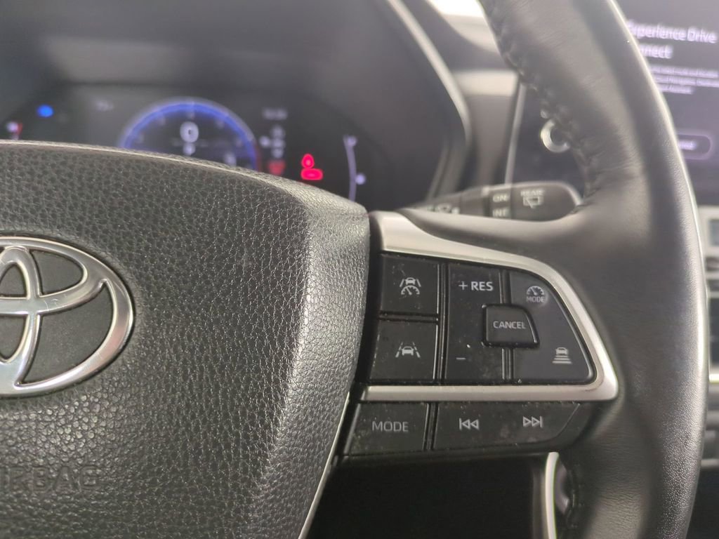 Used 2024 Toyota Grand Highlander Limited image 35