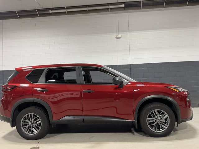 Used 2025 Nissan Rogue S AWD/4WD image 6
