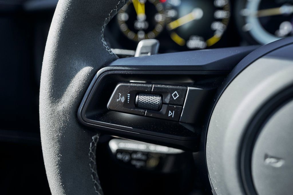 Used 2022 Porsche 911 GT3 image 40