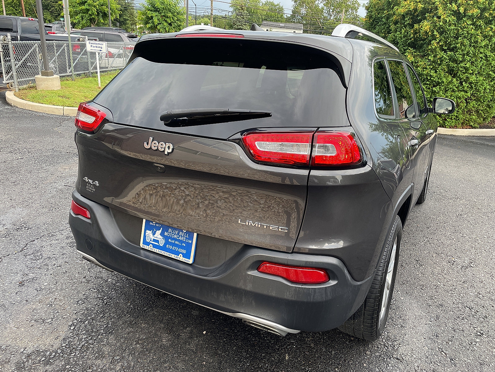 Used 2017 Jeep Cherokee Limited image 5